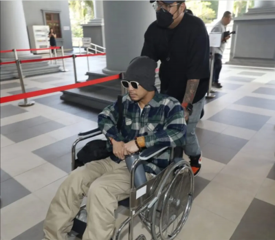 案情逆轉！黃明志涉毒案宣判「無罪」　揭「坐輪椅出庭」原因