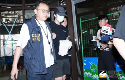 孫安佐遭上銬移送！偵訊8小時走出分局　壓低帽緣、全程沉默不語