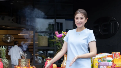 李燕當CEO年收破億！息影4年現身「升格當媽」女兒身分竟是她