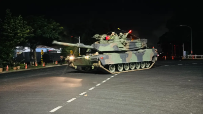 M1A2T深夜急行軍！國軍聯合防禦操演　新北街頭實兵機動曝光