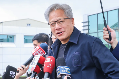 黃仁勳力挺使用中國開源AI！喊話美國別怕Kimi：封殺才是真危險