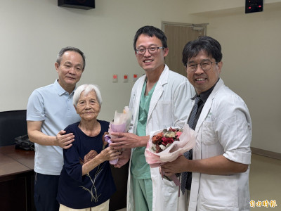 9旬嬤髖關節退化臥牀4年萌生短念  換人工關節重生不再「痛痛過日」