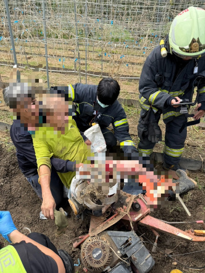 全台首例！男務農遭鏟裝機夾腿  亞東「Doctor Car」現場神經阻斷成功救援