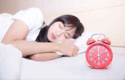 睡滿6小時還不夠 研究：守住黃金時數護腦又防胖