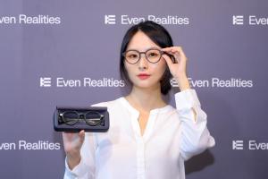 這款AI眼鏡不拍照！翻譯、導航顯示眼前　智慧戒指化身控制器