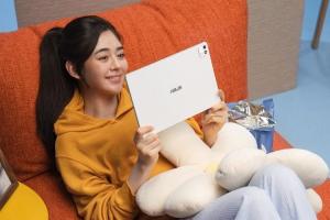 12.2 吋螢幕華碩 ASUS Pad 開賣  9000mAh 大容量電池 2 萬元有找