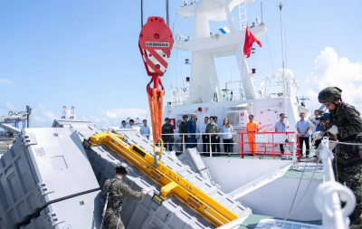 影／漢光42演習登場　賴清德視導八裏艦飛彈槽、碼頭水雷裝載區