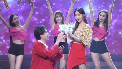 不演了？李子森歌唱到一半「突下跪求婚杜忻恬」巨大鑽戒掀高潮