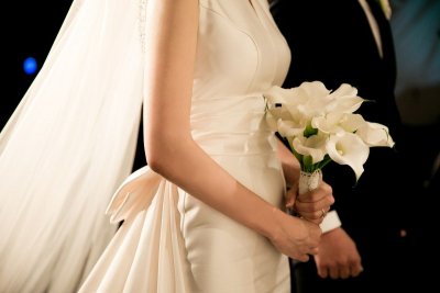 炒股炒到婚沒了？她賠光結婚基金、借錢翻本再慘賠　愧疚到想退婚