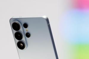 三星不跟蘋果了！S27 Ultra可變光圈傳喊卡　還恐砍一顆鏡頭