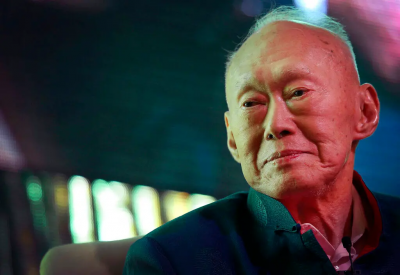 一支鋼筆值千萬！李光耀生前愛筆111次搶標　最終1152萬天價成交