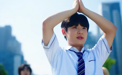 〈Baby Shark〉男孩17歲了！合作韓男團出道　穿校服熱舞帥翻粉