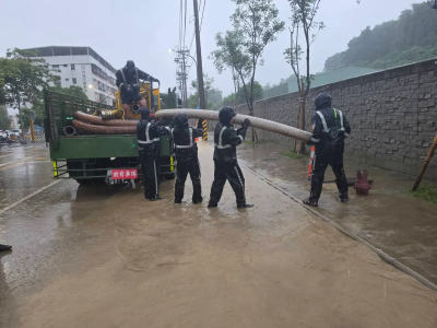 豪雨狂炸南台灣！高雄竟下「半年雨量」　國軍千名官兵挺進重災區