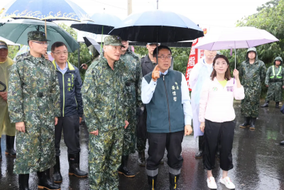 炸到天花板都塌！國軍赴台南爆炸災區復原　黃偉哲：肇事者嚴辦
