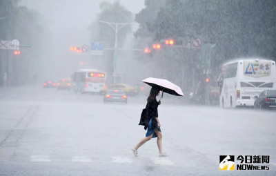 雨下不停！電商抗菌用品業績飆20倍　雨具、除濕機熱搜增逾3倍　