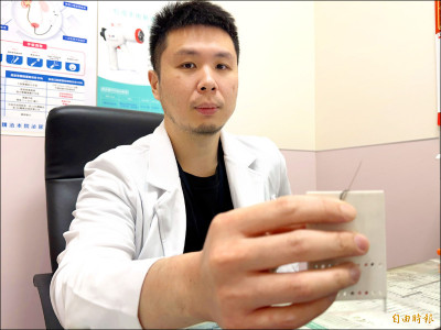 8旬嬤模仿古裝劇 針戳疔瘡 感染腫如棒球