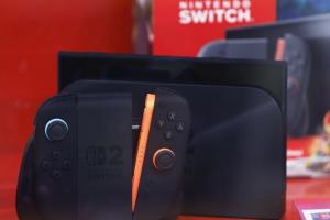 Switch 2 歐洲版上市！可更換電池 容量縮水重量增加