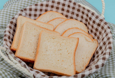 吐司發黴不能只丟一片！ 營養師揭4招保存：這時間就該冷凍