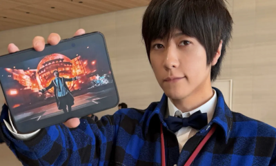 阿信也愛iPhone Duo！蘋果發布會坐前排搖滾區　還亂入甲亢哥直播