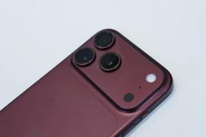 果粉荷包痛！iPhone 18 Pro電信資費出爐　綁約購機也變貴了