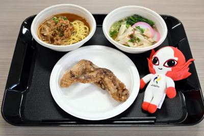 亞運夥食挨轟太寒酸！僅能拿3塊雞肉、配1道菜　泰國教練無奈苦笑