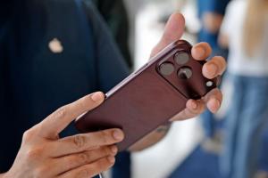 iPhone 18 Pro買不下手！等明年標準版劃算嗎？推估價格一次看