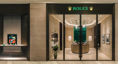 勞力士台南首間百貨專賣店開幕！三角坑紋融入空間 機芯牆超震撼