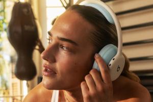 蘋果新耳機來了！Beats 360大玩混色　耳罩、頭帶都能自由換