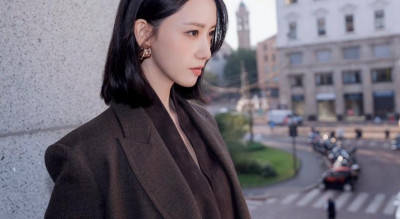 潤娥突變「霸總」認不出！全身深棕西裝氣場全開、甜美女神像換一個人