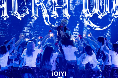 KAI、JENNIE神曲都他們編的！大神台上開戰　安俞真直接嗆爆老師