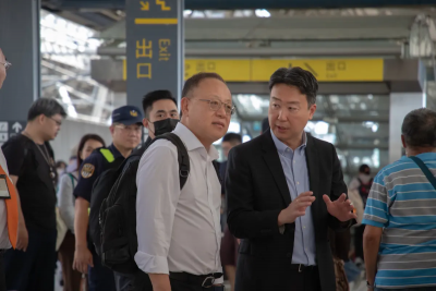 中秋疏運擠爆！交長稱坐鎮不一定要在辦公室　旅客聲音都聽到了