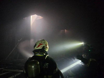 公辦都更出事自己喬？大火停工催住戶繳百萬　楊植鬥爆中央甩鍋