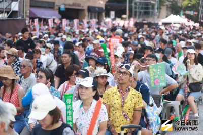 沈伯洋首場大型造勢大咖齊聚！3萬「洋流」擠爆北平東路