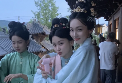 《蘭香如故》女演員都好貴氣？「三妹妹」揭翹腳私照：跟黑幫一樣