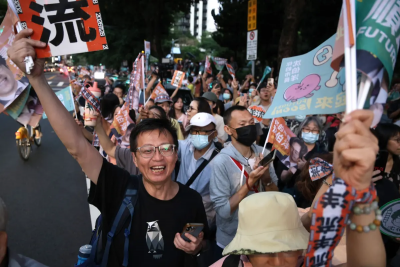 台北大洋流首發太狂！支持者沸騰　5萬人線上看車掃