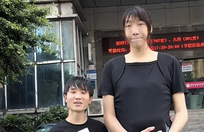 老婆身高220cm！中國網紅「梓浩」突公開女方死訊：願天堂沒病痛