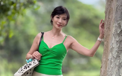 55歲溫翠蘋疑3度離婚！遭直擊牽手185公分新歡　甜蜜約會8小時