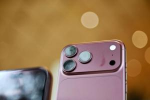 iPhone 18 Pro背板又翹了！才用幾週就中招　苦主紛現身