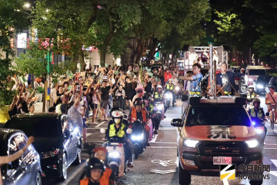 台北大洋流航向五分埔老家！小水滴沸騰　沈伯洋驚：怎沒慢下來