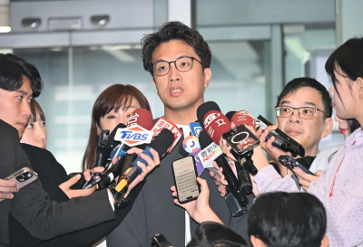 藍酸選情穩逼辭立委　沈伯洋：穩不穩跟辭不辭關聯性在哪？