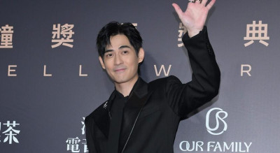 金鐘61》周渝民黑西裝藏時尚巧思！緞面翻領搭「長飄帶」熟男氣場全開